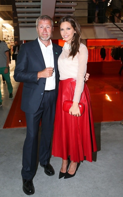 A picture of Dasha Zhukova with her ex-husband Roman Abramovich.